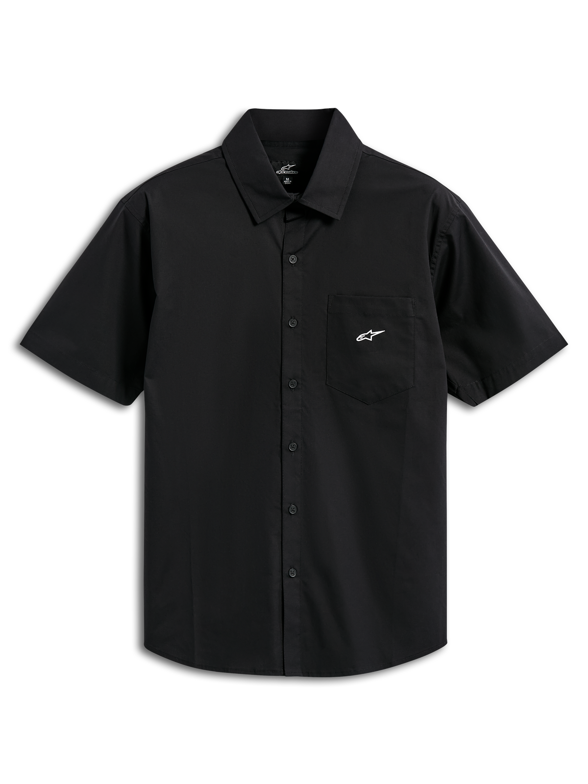 Alpinestars Strive Woven Hemd, Kurzarmhemd mit Knopfleiste, Schwarz, mit weißem Astar-Logo auf der Brusttasche, klassischem Kragen und Knopfleiste vorne, lässige, vom Motorsport inspirierte Streetwear