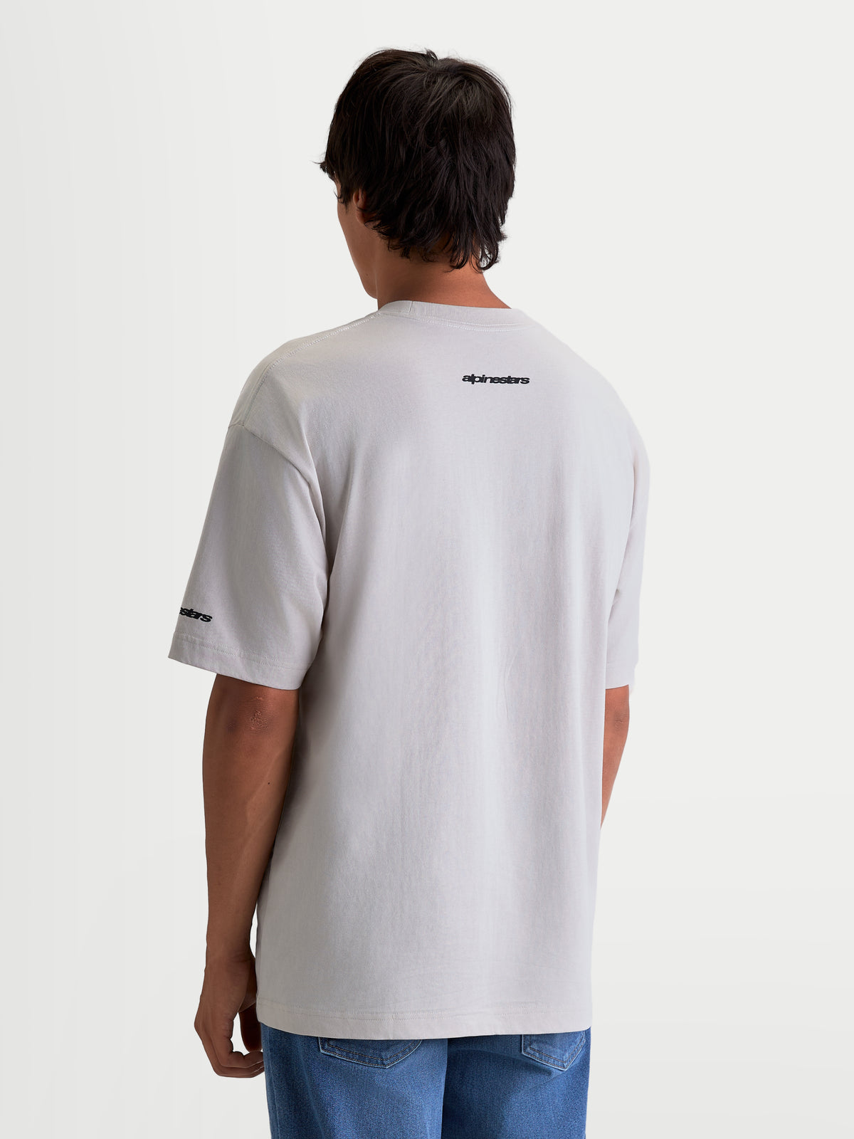 Alpinestars Mandate Oversized CSF T-Shirt, Herren-Kurzarm-T-Shirt für Sportswear und Lifestyle, Grau, entspannte Oversized-Passform mit Alpinestars-Wortmarke auf der Rückenschulter und am Ärmel.