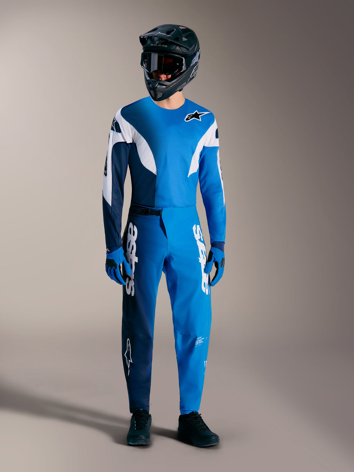 2026 Alpinestars A-Supra Elite Kit in Faded Bright Blue mit technischem Trikot und Rennhose für Performance-MTB.