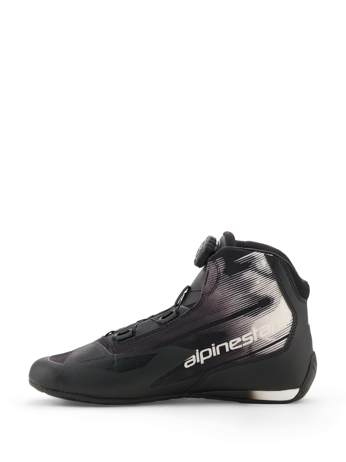 Alpinestars Celer Superair Schuhe, Schwarz und Weiß, Motorradschuhe, Seitenansicht, mit Rotor-Verschlusssystem, Textilobermaterial mit weißen Grafikmustern und Alpinestars-Logo, Sport- und Freizeitdesign