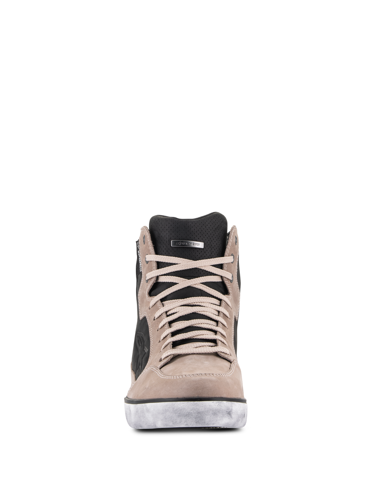 Alpinestars J-6 Waterproof Schuh in Black Flint White, Vorderansicht, hochwertiger Motorradschuh im Sneaker-Stil aus Premium-Leder, mit hellbraunen Schnürsenkeln, perforierter schwarzer Zunge und weißer Sohle im Distressed-Look.