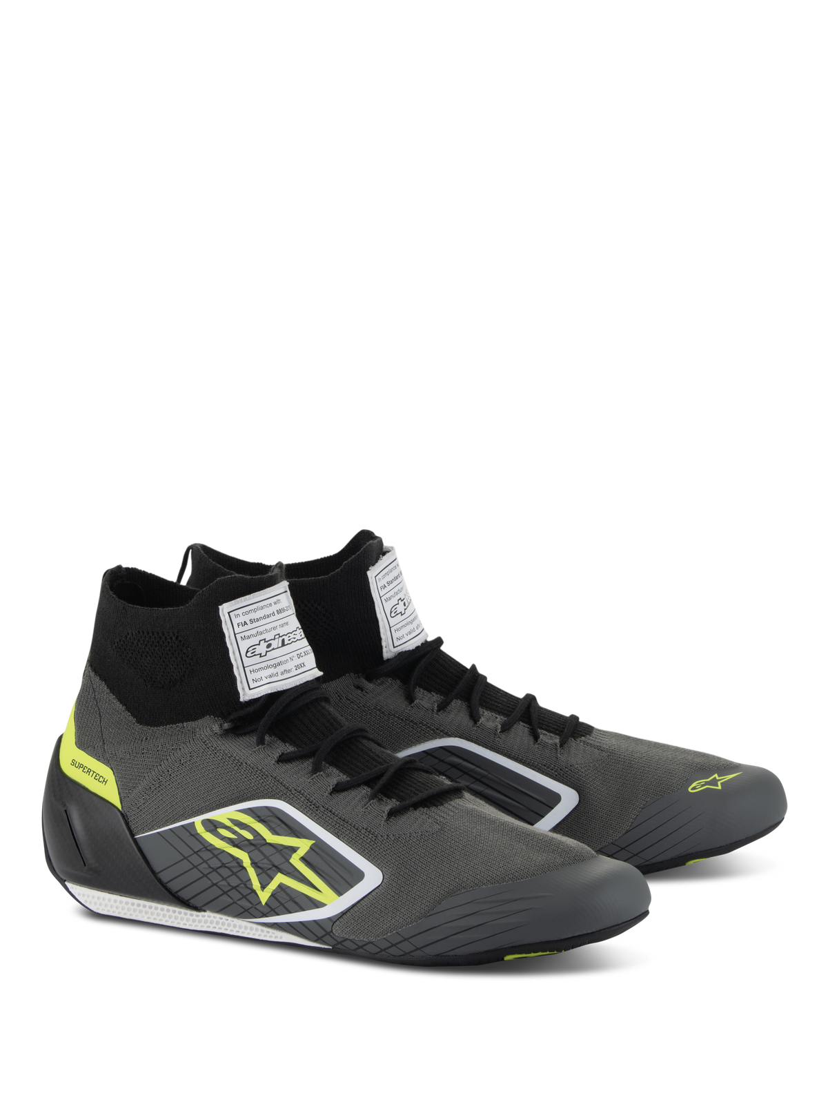 Alpinestars Supertech Schuhe, Automobil-Rennschuhe, Cool Gray und Schwarz mit neongelben Akzenten, mit gestricktem Obermaterial aus Aramid, Fersenkappe aus Carbon und weißen FIA-Zertifizierungslabels auf der Zunge, professionelles Motorsport-Design