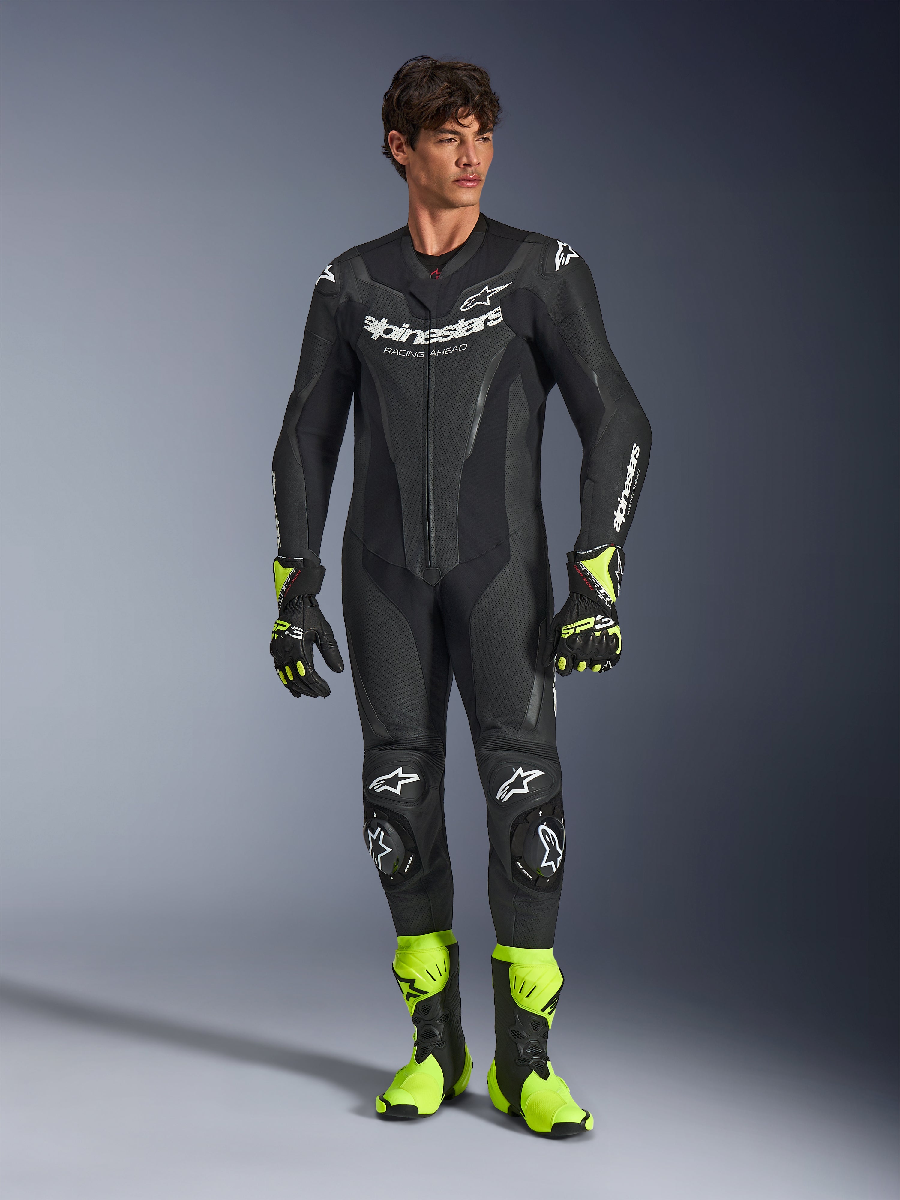 GP Force V2 1-Piece - Black Motorcycle Anzug | Alpinestars®