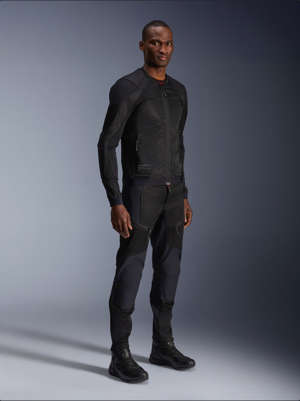 Alpinestars Troop-Air Jacke, schwarze Mesh-Motorradjacke für Herren, atmungsaktiv mit CE-Schutz, urbaner Fahrstil.