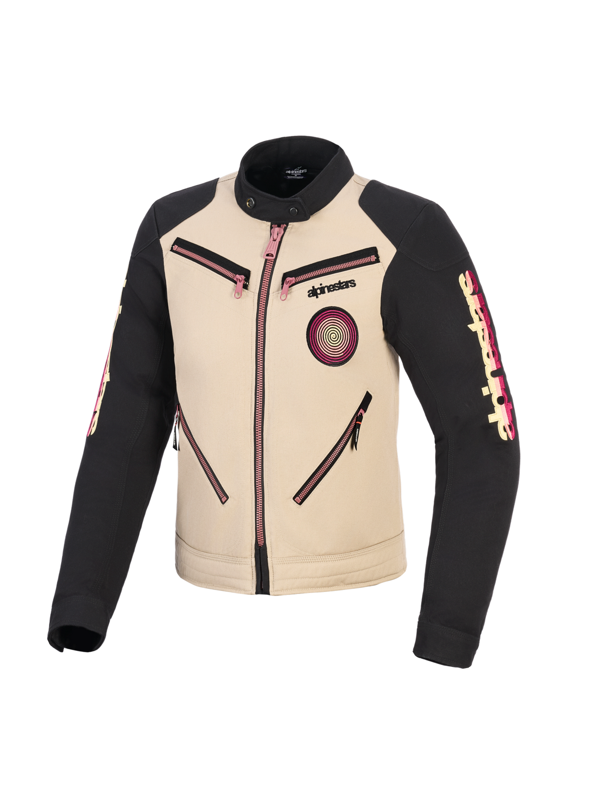 Alpinestars Stella Grace Jacke, Motorradjacke für Damen, Aluminium und Schwarz mit pinken Reißverschluss-Akzenten, Vorderansicht mit urbanem, von Workwear inspiriertem Design, Spiral-Oscar-Patch auf der Brust, Alpinestars-Branding auf den Ärmeln.