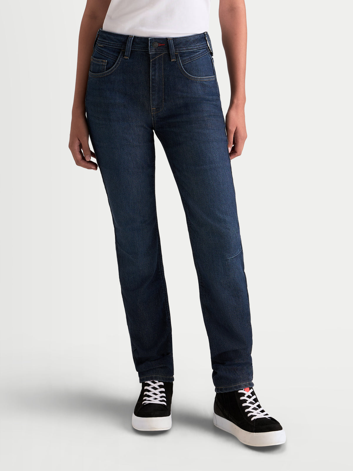 Alpinestars Stella Flex Ast 7 Denim Hose Short, Damen-Motorradjeans, dunkelblau, einlagiges, AA-zertifiziertes Denim, an Model