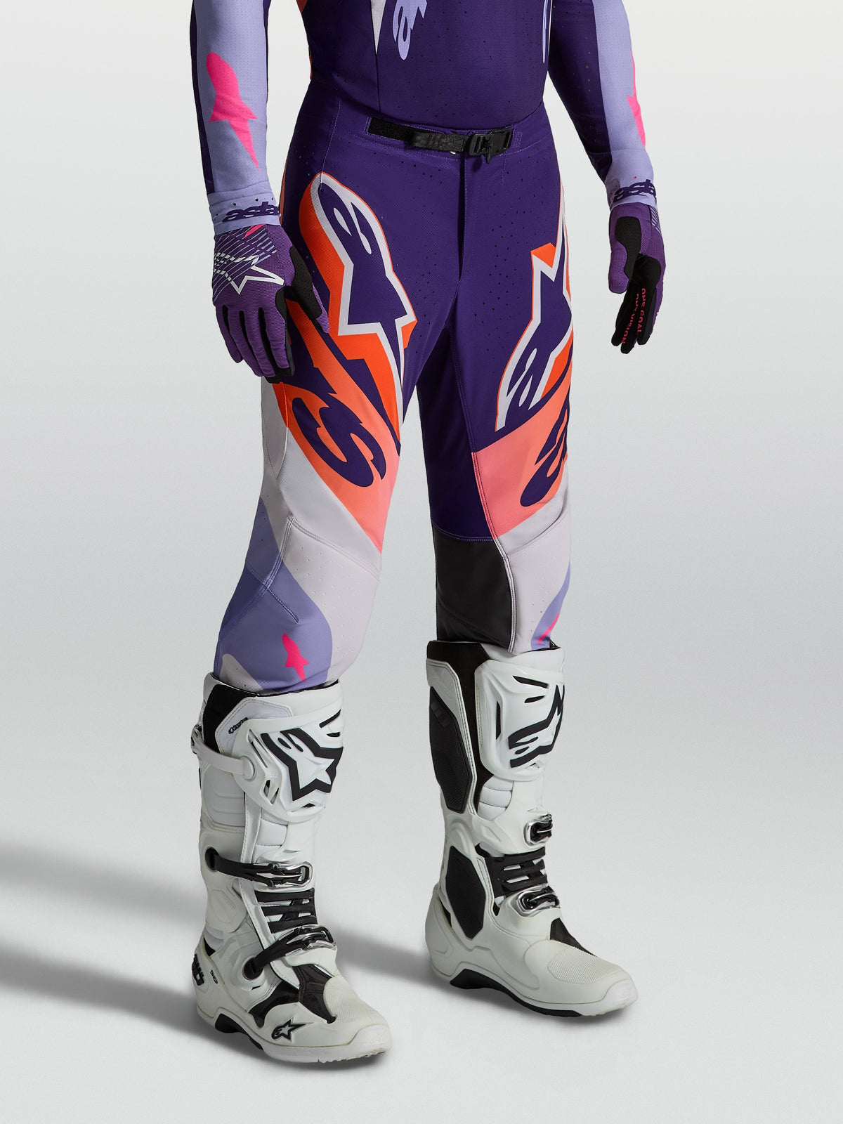Alpinestars Supertech Dyna Motocross-Hose für Herren in Lila und Pink Fluo mit athletischer Rennpassform.