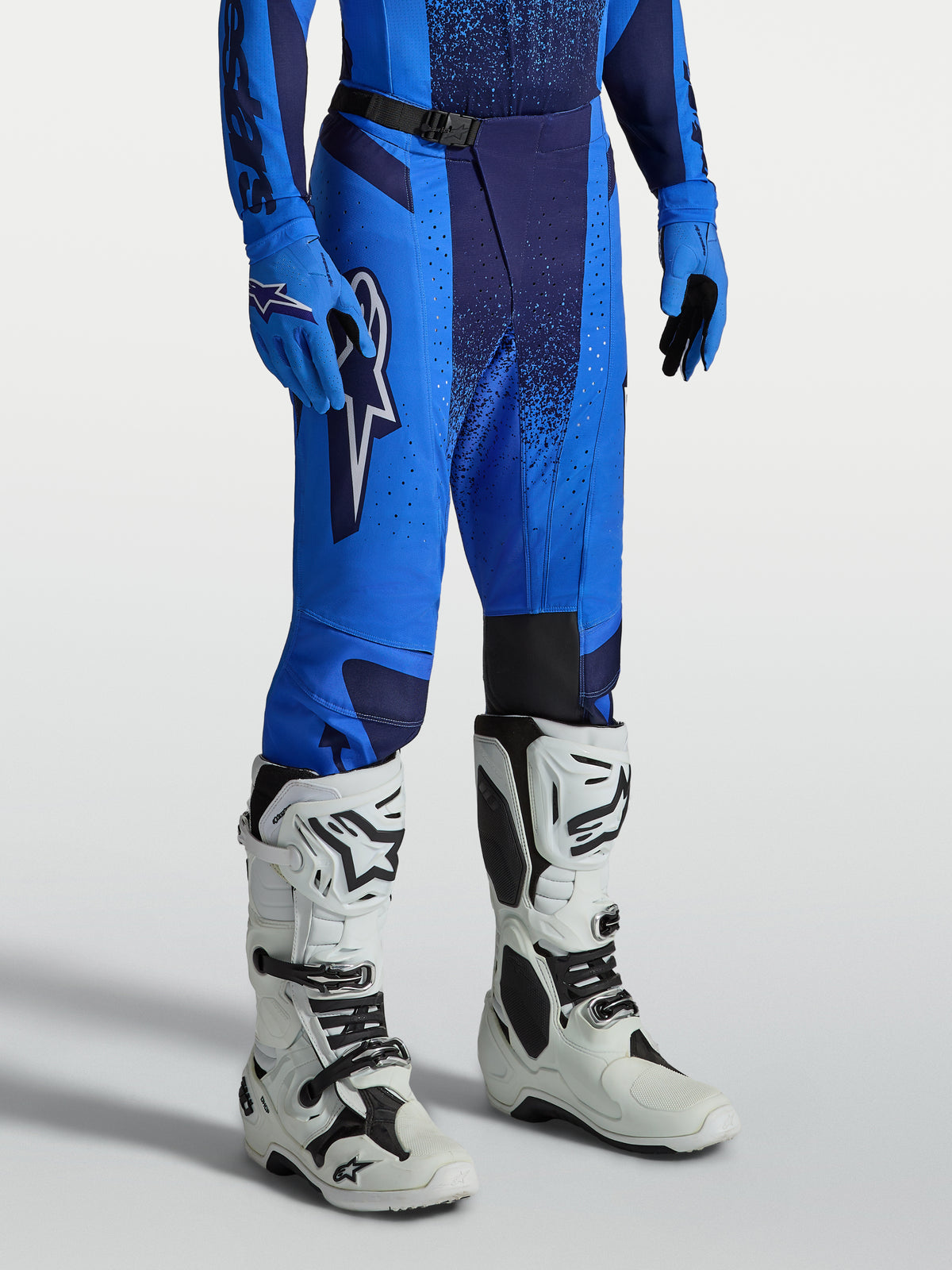 Alpinestars Techstar Swan Hose, Herren-Motocross-Hose in Blau und Navy, mit verstärkter 600D-Polygewebe-Konstruktion.