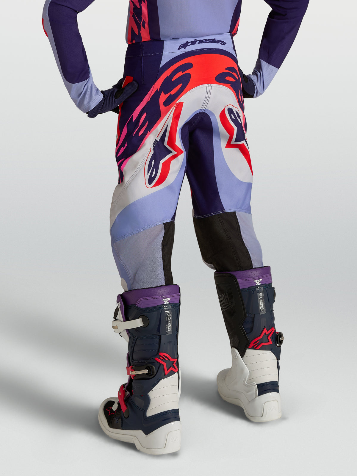 Alpinestars Jugend Supertech Dyna Hosen 2027, Motocross-Rennhose, Lila und Pink Fluo, Stretch-Ripstop-Textil, Rückansicht.