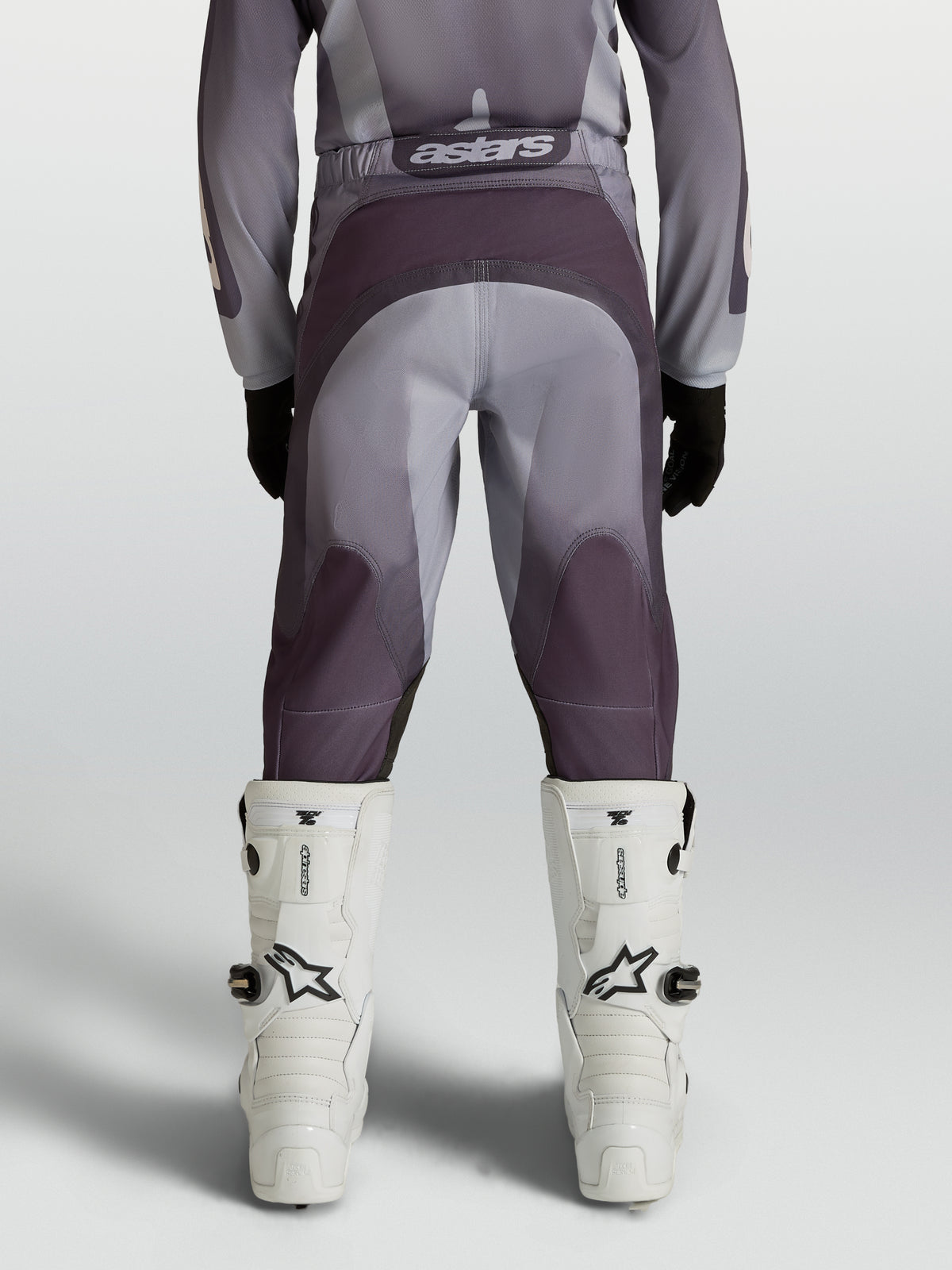 Alpinestars Fluid Jugend-Hose Amber, Motocross-Hose in Grau und Sand, mit verstärktem Sitzbereich und Stretch-Paneelen.