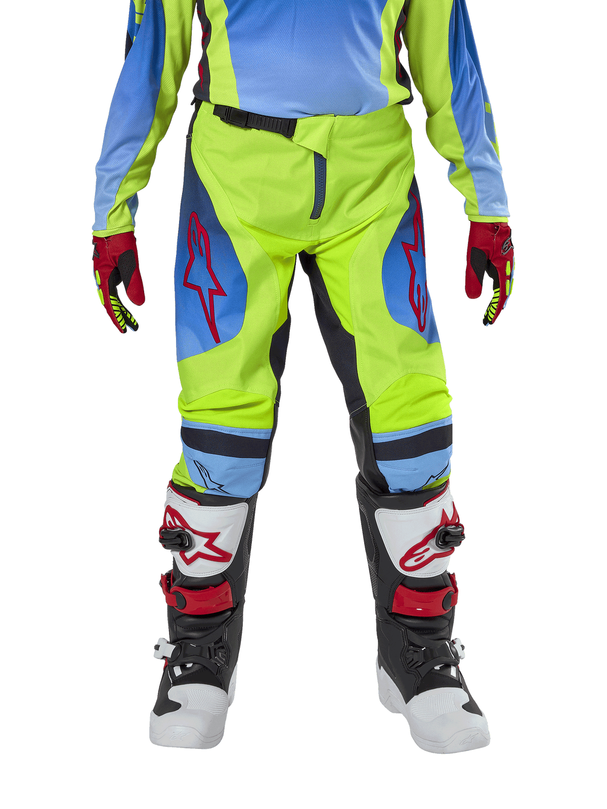 Alpinestars Jugend 2024 Racer Hoen Hose, Motocross-Hose, Gelb Fluo und Blau Night Navy, mit roten Stern-Logos auf den Oberschenkeln, kombiniert mit passendem Trikot, rot-schwarzen Handschuhen und weiß-schwarz-roten Motocross-Stiefeln, strapazierfähige Ausrüstung für den Offroad-Einsatz