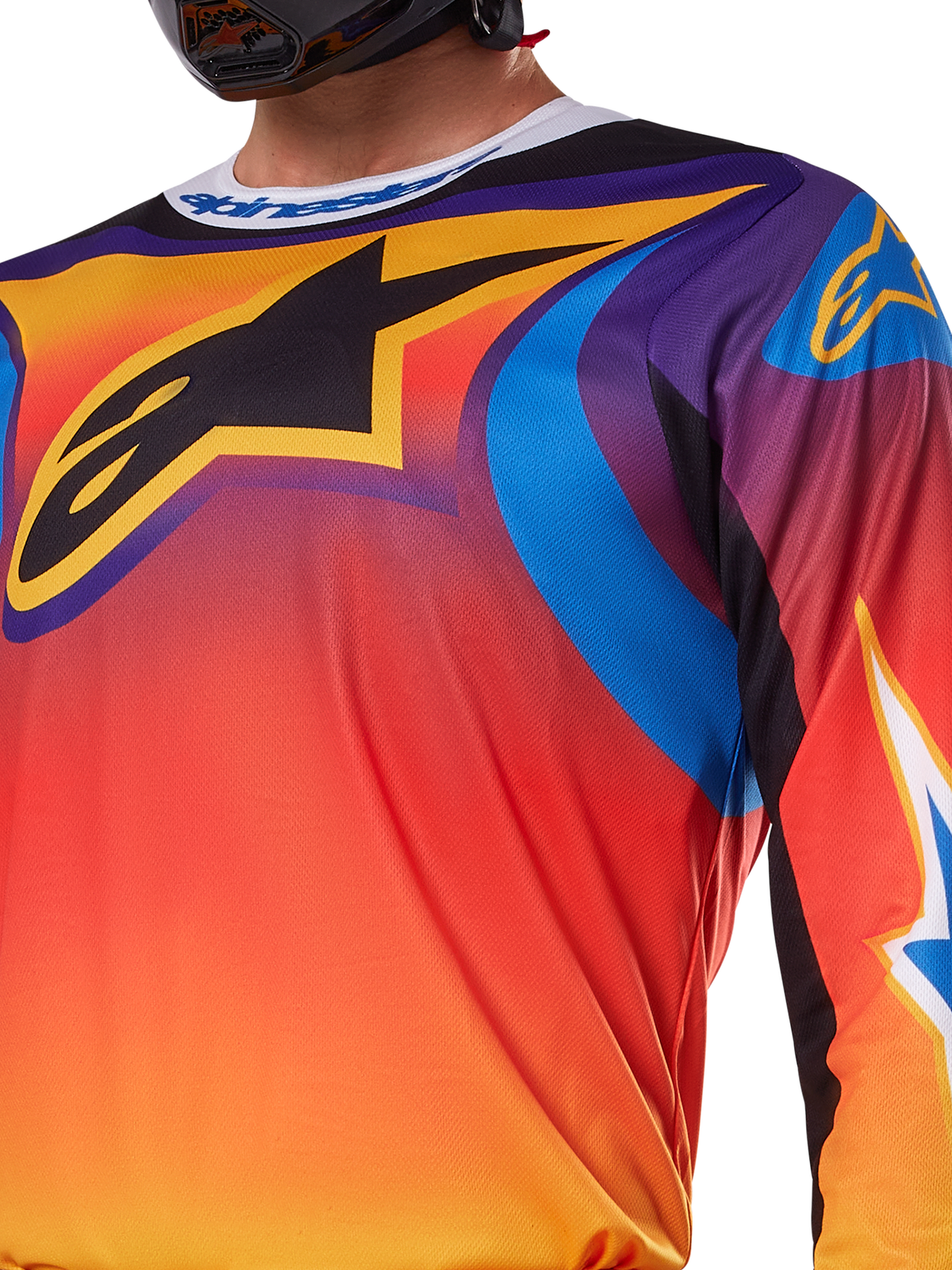 Alpinestars 2025 Fluid Wurx Trikot, mehrfarbiges Design in Weiß und Orange, langärmliges Motocross-Trikot, entspannte sportliche Passform, feuchtigkeitsableitendes Polygewebe für Offroad-Performance