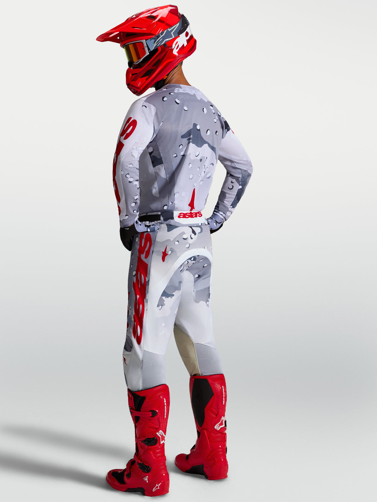 Alpinestars Racer Air Lone Trikot, Motocross-Trikot für Herren, Grau Camo und Rot, atmungsaktive Mesh-Konstruktion.