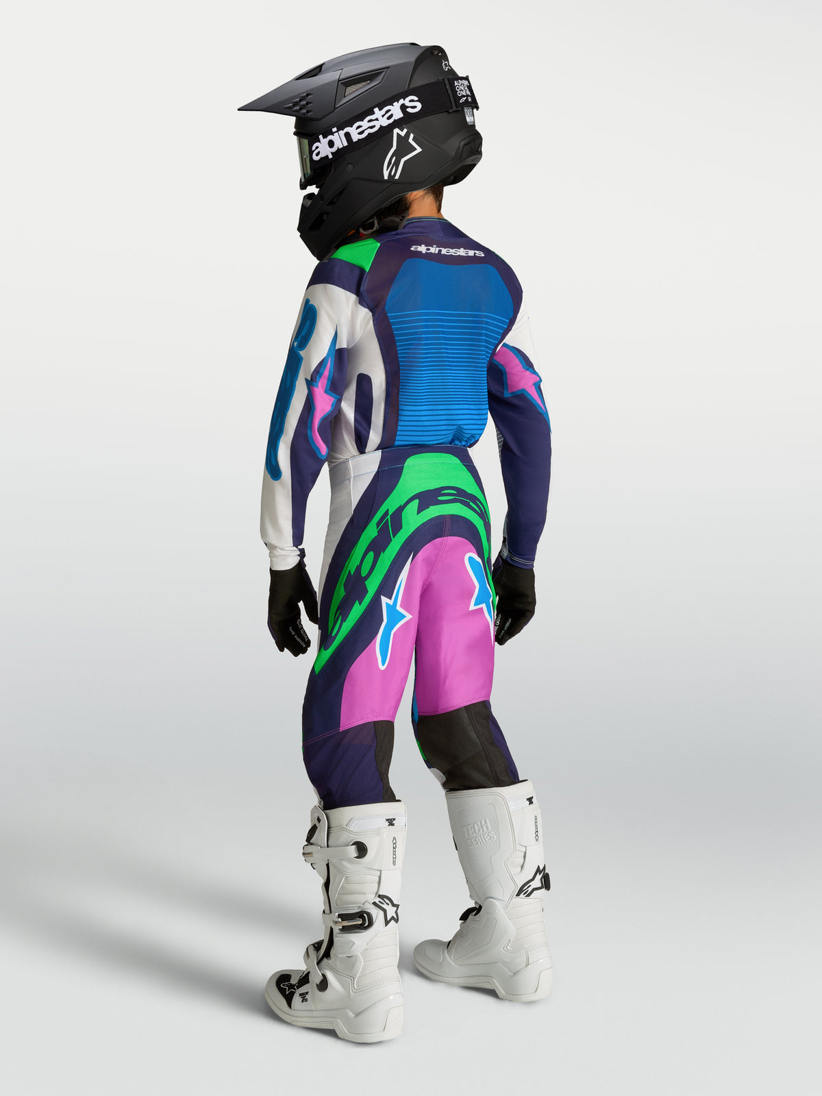 Alpinestars 2027 Supertech Maven Jugend-Ausrüstungsset, Blau und Neongrün, Rückansicht, athletische Motocross-Rennpassform.