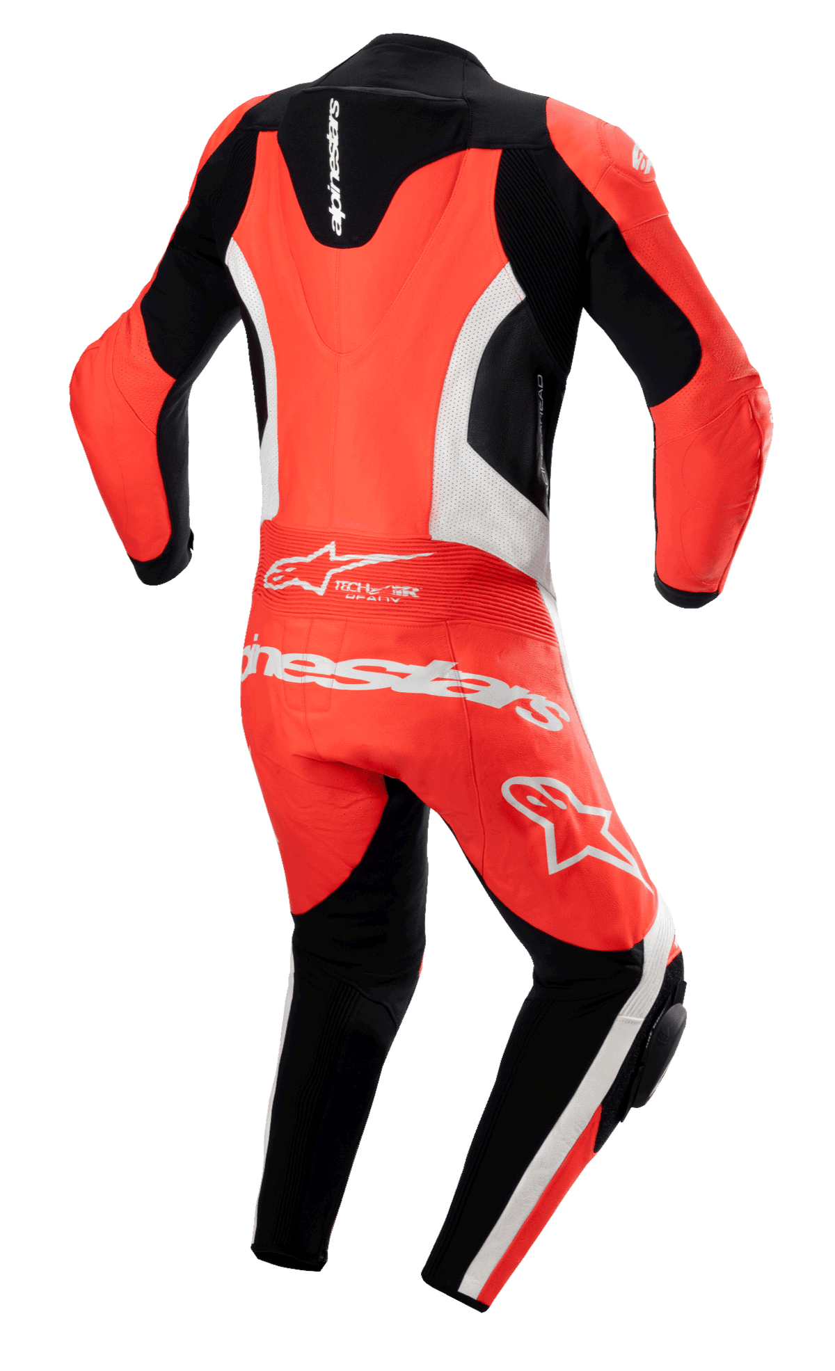 Alpinestars GP Force Lurv 1-Piece Lederkombi, Rot Fluo, Weiß und Schwarz, Rückansicht mit aerodynamischem Rückenhöcker, weißen perforierten Lederbahnen und markantem weißem Alpinestars-Branding auf dem unteren Rücken, professionelle Motorrad-Rennkombi mit Akkordeon-Stretch-Einsätzen.