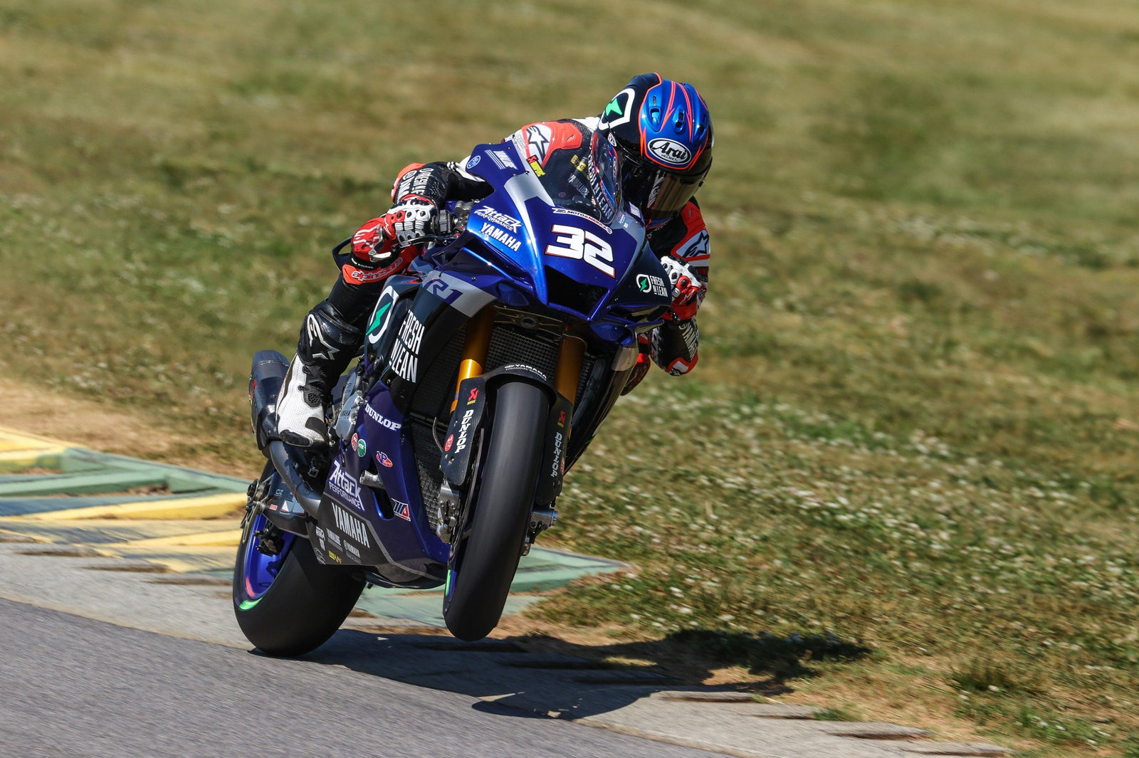 Jake Gagne sichert den Motoamerica Superbike -Sieg auf dem Virginia International Raceway. Josh Herrin Dritter