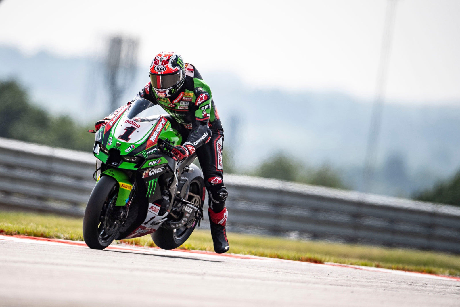 Jonathan Rea Imperious im Superpole -Rennen im Donington Park, England; Michael van der Mark Dritter