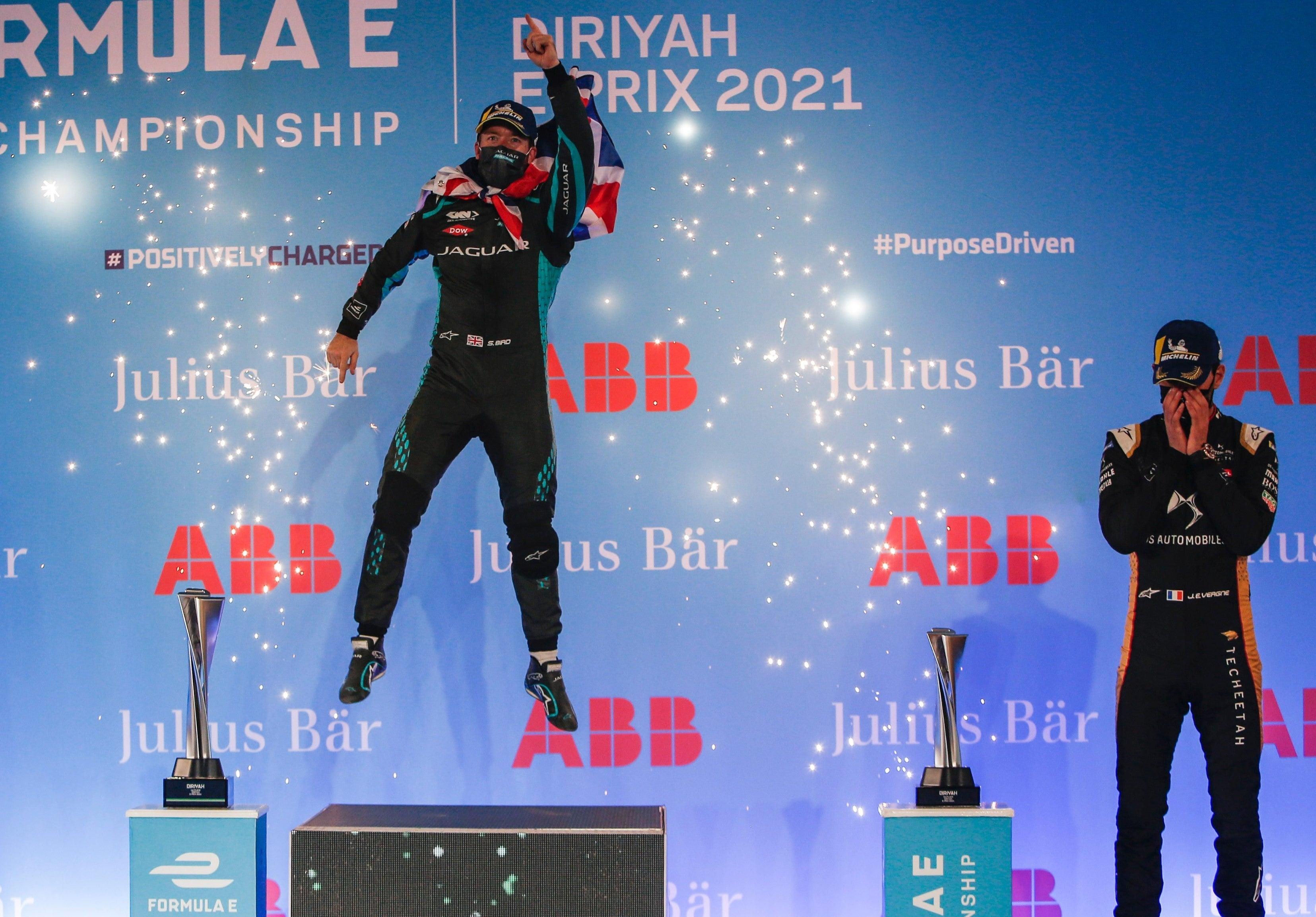 Sam Bird scheint in Saudi unter den Lichtern, um zum Formel E-Rennen 2