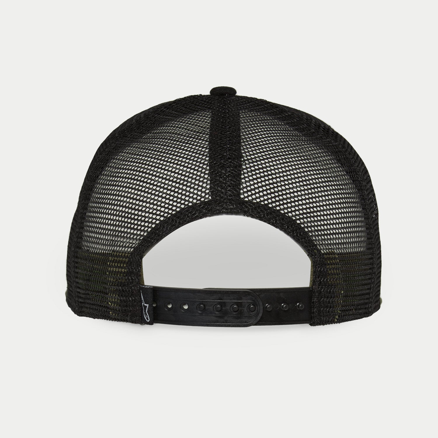 Alpinestars Corp Trucker Mütze, Military Black, Rückansicht mit schwarzen Mesh-Einsätzen und verstellbarem Snapback-Verschluss, kleines gewebtes Logo-Label, lässige vom Motorsport inspirierte Kopfbedeckung