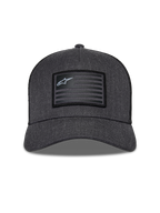 Alpinestars Flag Snapback Mütze, Anthrazit Melange und Schwarz, Frontansicht mit strukturierter Krone und gebogenem Schirm, rechteckiger Aufnäher im Flaggen-Stil mit Alpinestars-Logo und Streifen, lässige Motorsport-Streetwear