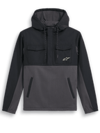 Alpinestars Juncture Hybrid Jacke, Anorak-Hoodie, Black Gunmetal, Mischmaterial-Design mit Ripstop-Overlay auf Passe und Kapuze, Hauptteil aus Canvas-Fleece, Brusttaschen mit Klappe, untere Leistentaschen, kleines weißes Stern-Logo, lässige, vom Motorsport inspirierte Jacke