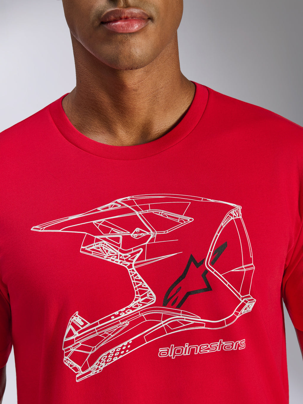 Alpinestars CSF Tee, Kurzarm-T-Shirt, Rot, weiße Motocross-Helm-Grafik als Strichzeichnung mit schwarzem Stern-Logo, lässige Motorsport-Streetwear