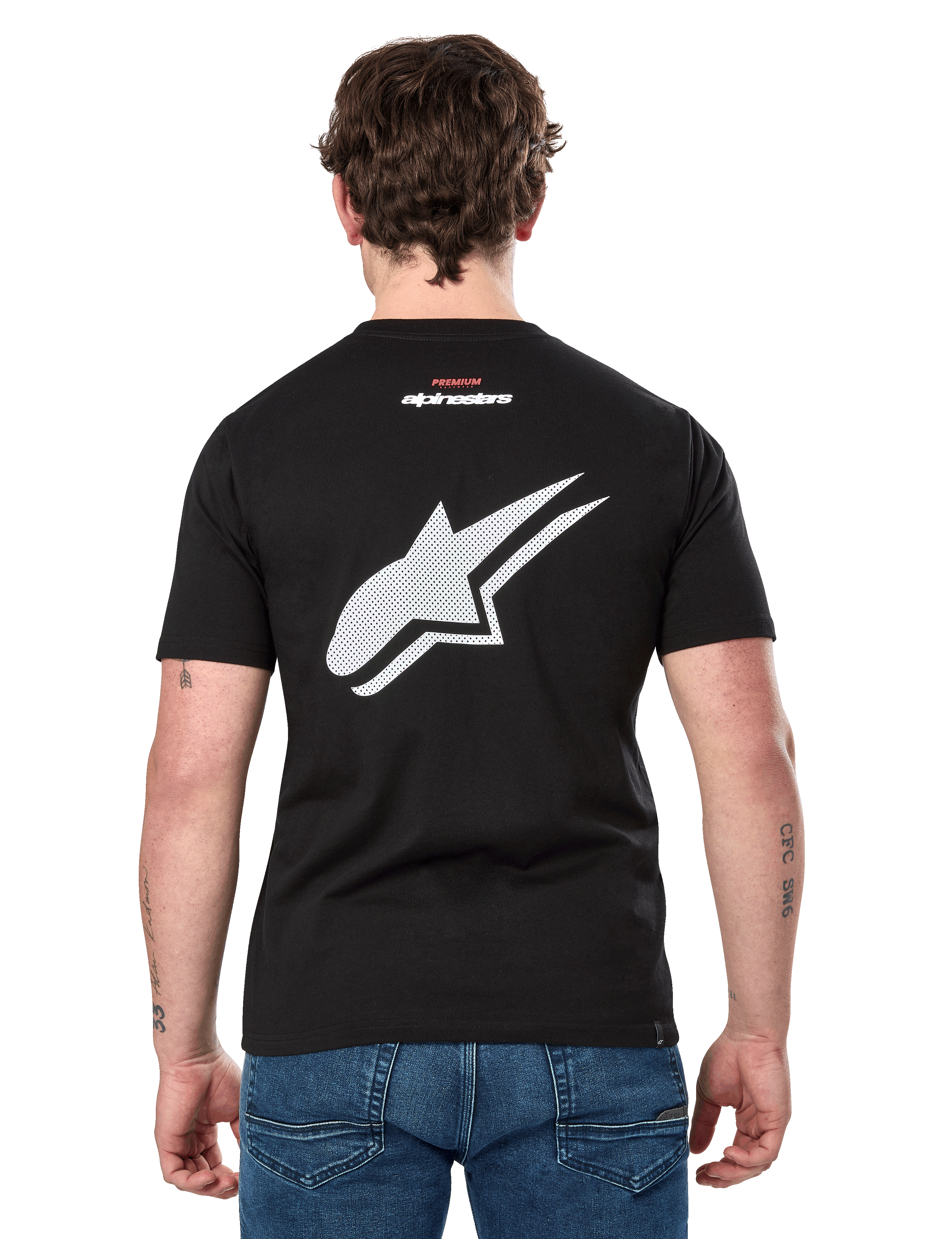 Alpinestars Formulate CSF Tee, Kurzarm-T-Shirt, Schwarz, Rückansicht mit großem weißen perforierten Astars-Logo und kleinem Alpinestars-Branding, lässige motorsport-inspirierte Sportbekleidung