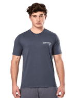 Alpinestars No Barrier CSF Tee, Kurzarm-T-Shirt, Dunkelgrau, weißes Alpinestars-Logo mit einem türkisfarbenen Stern auf der Brust, lässige Motorsport-Streetwear