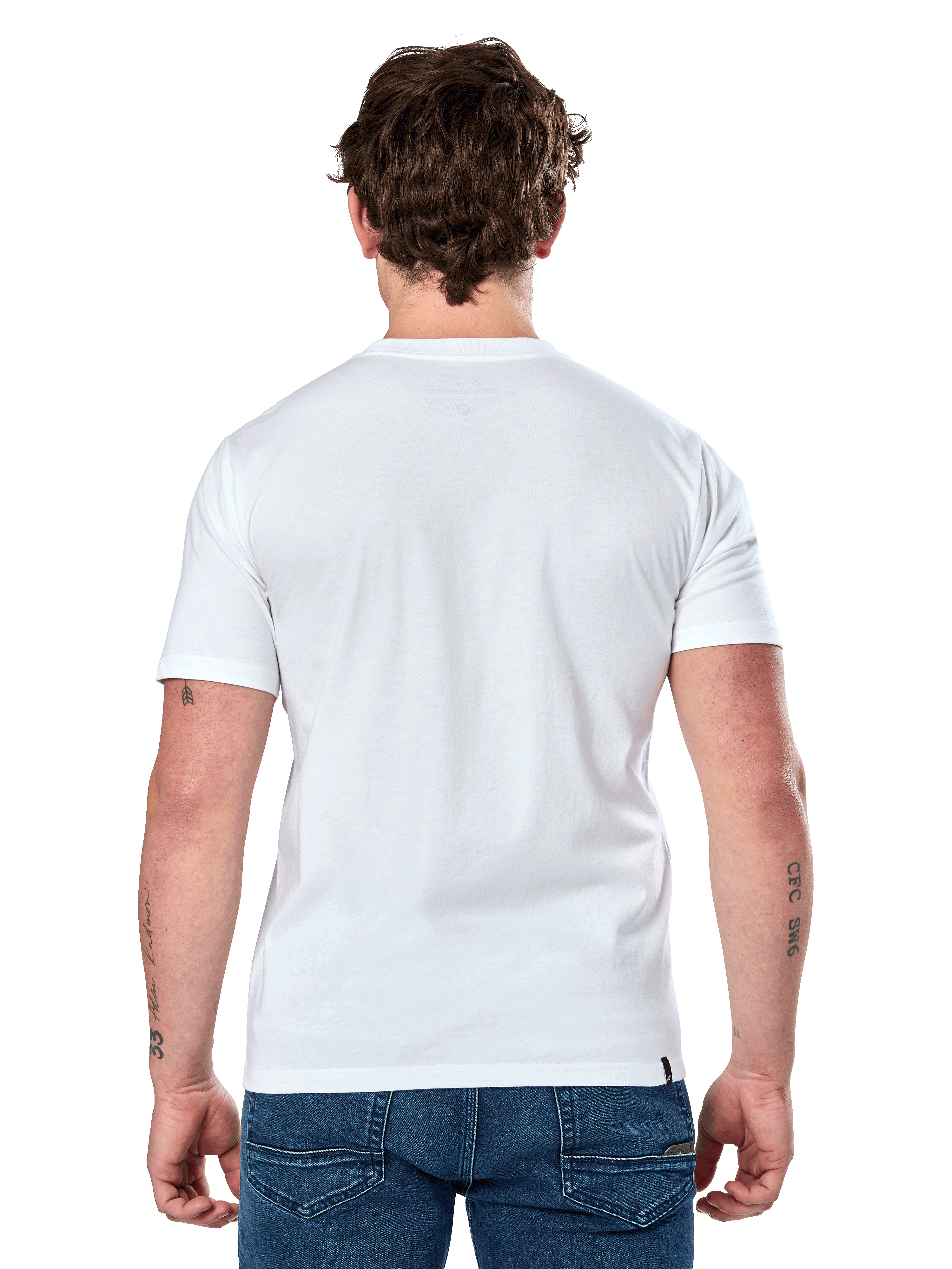 Alpinestars Dot Carbon Csf Tee, Kurzarm-T-Shirt, Weiß, Rückansicht am Modell, getragen mit blauen Denim-Jeans, lässige Motorsport-Streetwear