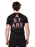 Alpinestars Attrition Performance Tee, kurzärmeliges T-Shirt, Schwarz, Rückansicht mit großer rosafarbener vertikaler ASTARS-Typografie und Slogan, Performance-Sportbekleidung