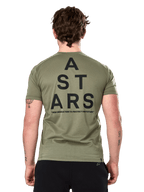Alpinestars Attrition Performance Tee, kurzärmliges T-Shirt, Hellgrün, Rückansicht mit großer schwarzer, übereinander angeordneter „A STARS“-Grafik und „NEW INNOVATION TO PROTECT OUR FUTURE“-Schriftzug, nachhaltige Performance-Sportbekleidung