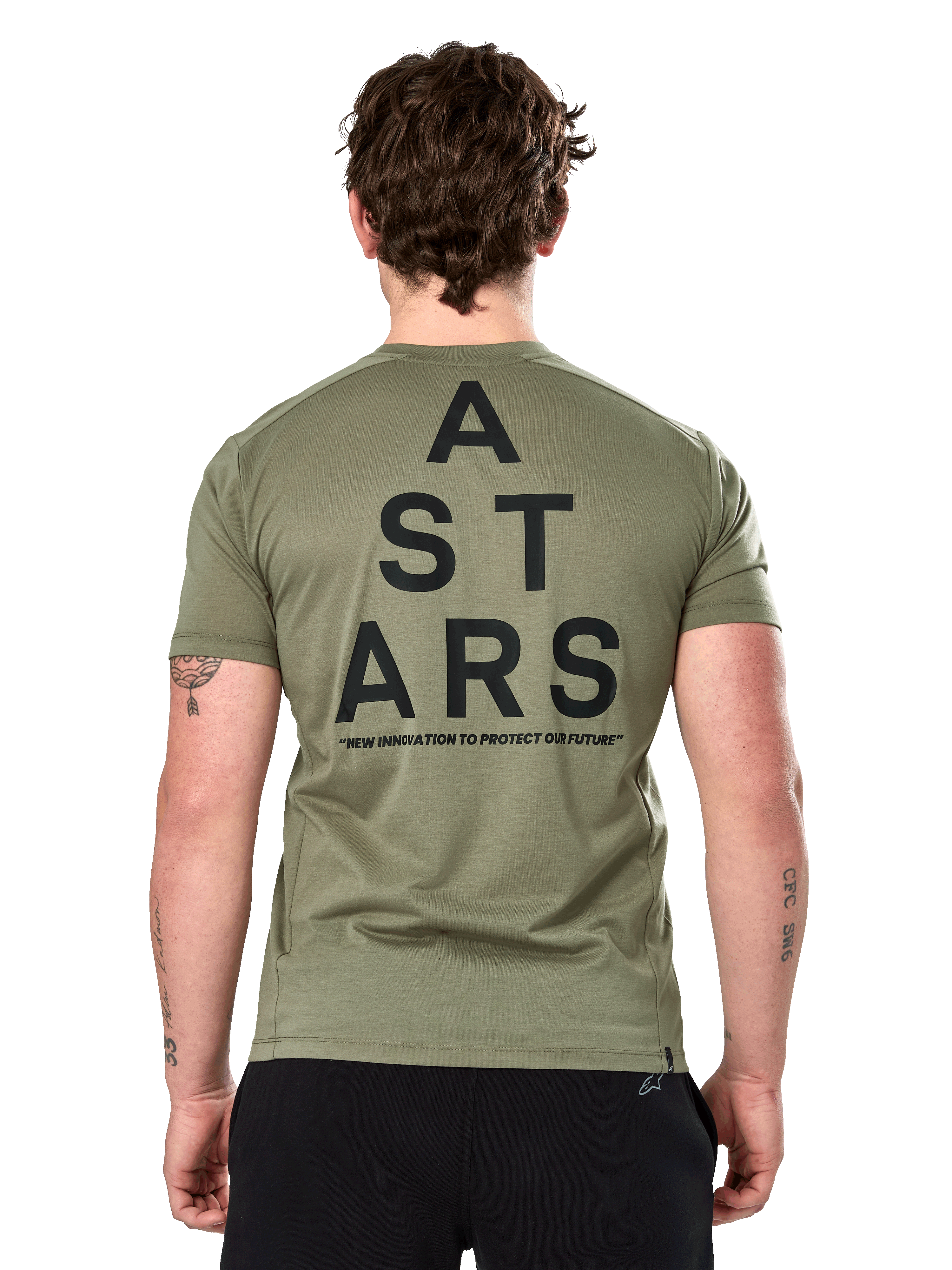 Alpinestars Attrition Performance Tee, kurzärmliges T-Shirt, Hellgrün, Rückansicht mit großer schwarzer, übereinander angeordneter „A STARS“-Grafik und „NEW INNOVATION TO PROTECT OUR FUTURE“-Schriftzug, nachhaltige Performance-Sportbekleidung
