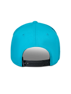 Alpinestars Luminary Mütze, Aqua-Blau, Rückansicht mit verstellbarem schwarzem Snapback-Verschluss, kleines schwarzes Logo-Etikett, 100 % Baumwoll-Twill, lässige Sport-Kopfbedeckung
