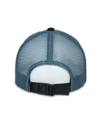 Alpinestars Vital Trucker Mütze, Rückansicht, blaue Mesh-Einsätze hinten, schwarzer verstellbarer Schnallenverschluss, strukturierte Krone, lässige Sportbekleidung