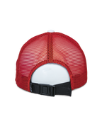 Alpinestars Vital Trucker-Mütze, Rückansicht, Weiß Maroon Orange, mit roten Mesh-Einsätzen und schwarzem verstellbarem Schnallenverschluss, sportliche Kopfbedeckung