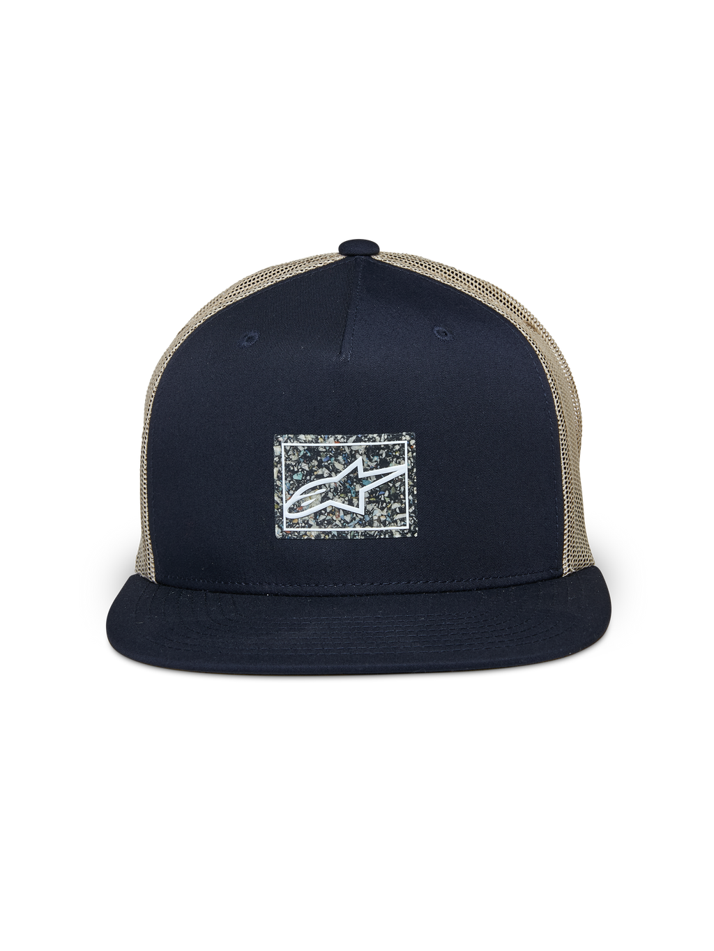 Alpinestars Mackinic Trucker Hat, Navyblau und Khaki, Trucker-Cap mit flachem Schirm, strukturiertes navyblaues Frontpanel mit gesprenkeltem rechteckigem Logo-Patch aus recyceltem Material, khakifarbene Mesh-Rückseite, lässige, vom Motorsport inspirierte Kopfbedeckung