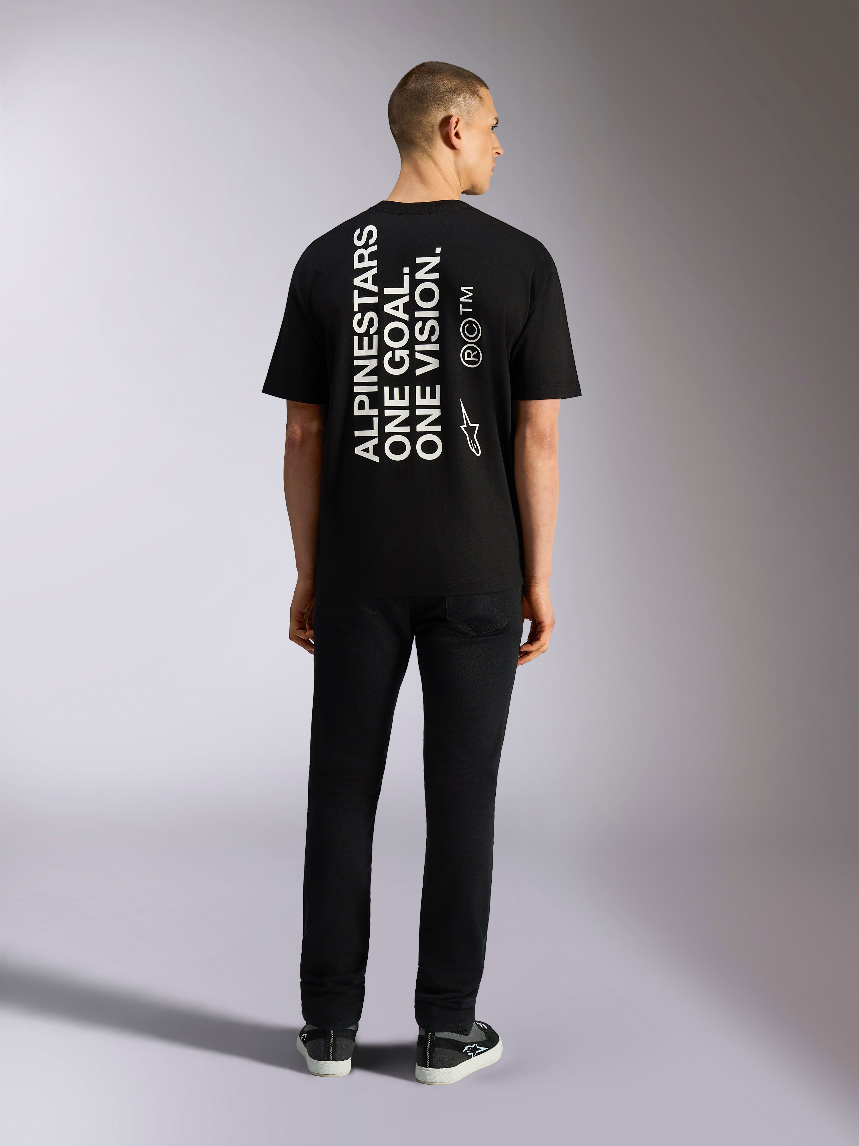 Alpinestars One Oversized CSF T-Shirt, Kurzarm-T-Shirt, Schwarz, vertikaler 'ALPINESTARS ONE GOAL. ONE VISION.' Rückenprint mit Astars-Logo, lässige Lifestyle-Streetwear