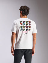 Alpinestars Pop Helmet CSF Tee, Kurzarm-T-Shirt, Weiß, mit farbenfroher M10-Helm-Grafik auf der Rückseite und Alpinestars Protects Schriftzug, lässige Sportbekleidung