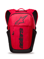 Alpinestars GFX Boss Rucksack, roter und schwarzer Tagesrucksack, 20 Liter Kapazität, mit erhabenem schwarzem Silikon-Astars-Logo und vertikalem Branding, seitlichen Netztaschen, gepolsterten Air-Mesh-Gurten, robuste Konstruktion aus 600D Polyester