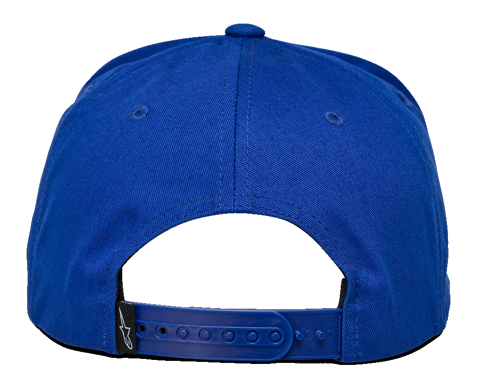 Alpinestars Los Angeles Mütze, Rückansicht, blauer Baumwolltwill, verstellbarer blauer Snapback-Verschluss, kleines schwarzes Etikett mit weißem Ageless-Logo, lässige Sport-Kopfbedeckung
