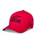 Alpinestars Ride Sonic Hat, rote Baseball-Cap, schwarze 3D-Stickerei „RIDE“ und Alpinestars-Logo, gebogener Schirm, strukturierte Krone, lässige Motorsport-Streetwear