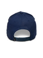 Alpinestars Ascension Snapback-Mütze, Marineblau, Rückansicht mit verstellbarem Snapback-Verschluss und strukturierter Krone, kleines schwarzes Astars-Logo-Etikett, lässige Motorsport-Streetwear