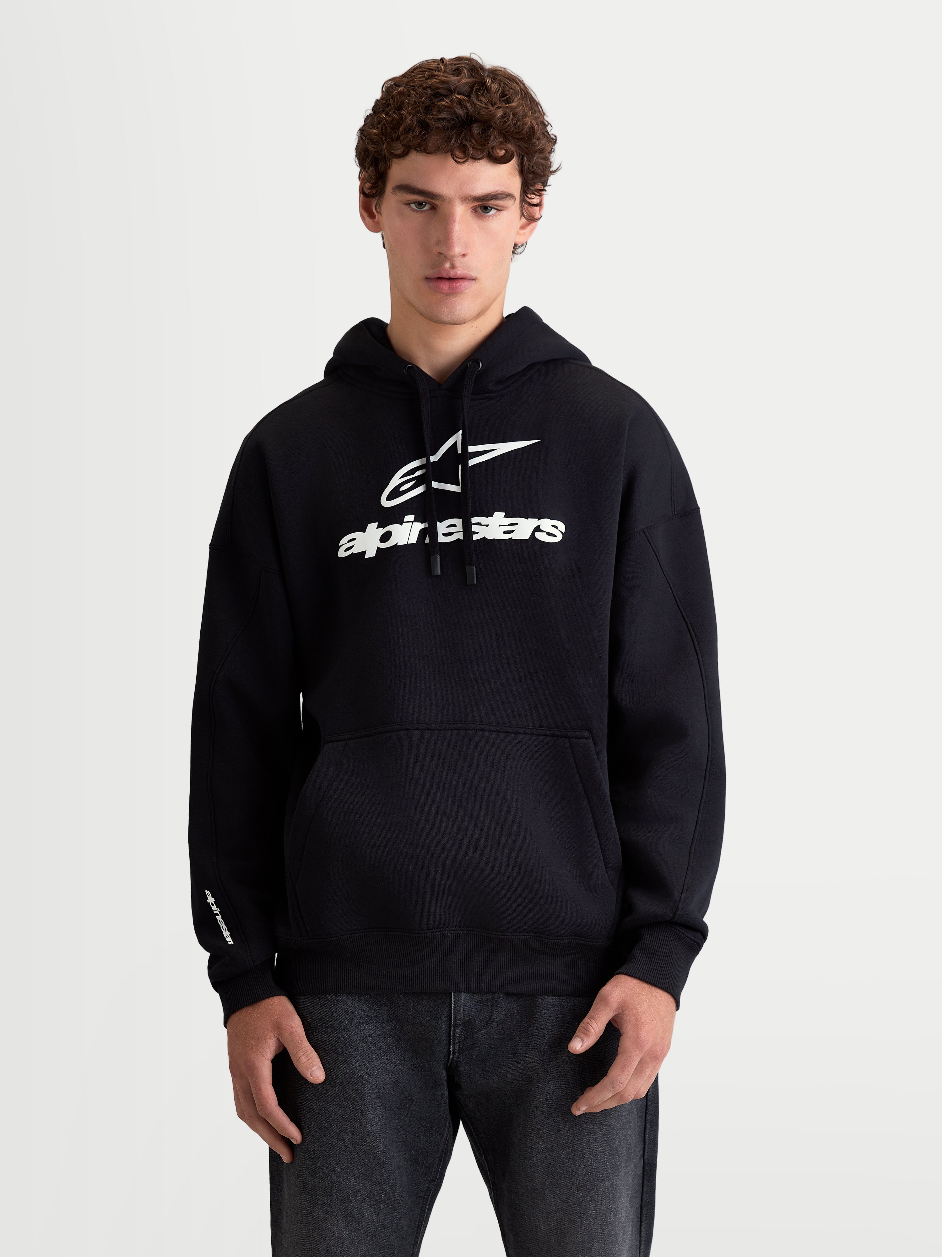 Alpinestars Prelude Oversized Hoodie, Herren Sportswear Fleece-Pullover, Schwarz und Weiß, Oversized-Passform mit Kängurutasche und Puff-Print-Logo auf der Brust, lässige Riding-Lifestyle-Bekleidung für den Alltag.