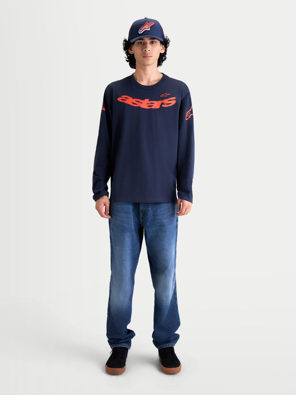 Alpinestars Velocifier CSF Langarm-T-Shirt, Sportswear für Herren, Navy Blau mit roter gebogener Astars-Grafik und Schulterlogos, weiche Baumwoll-Polyester-Mischung für den Alltag.