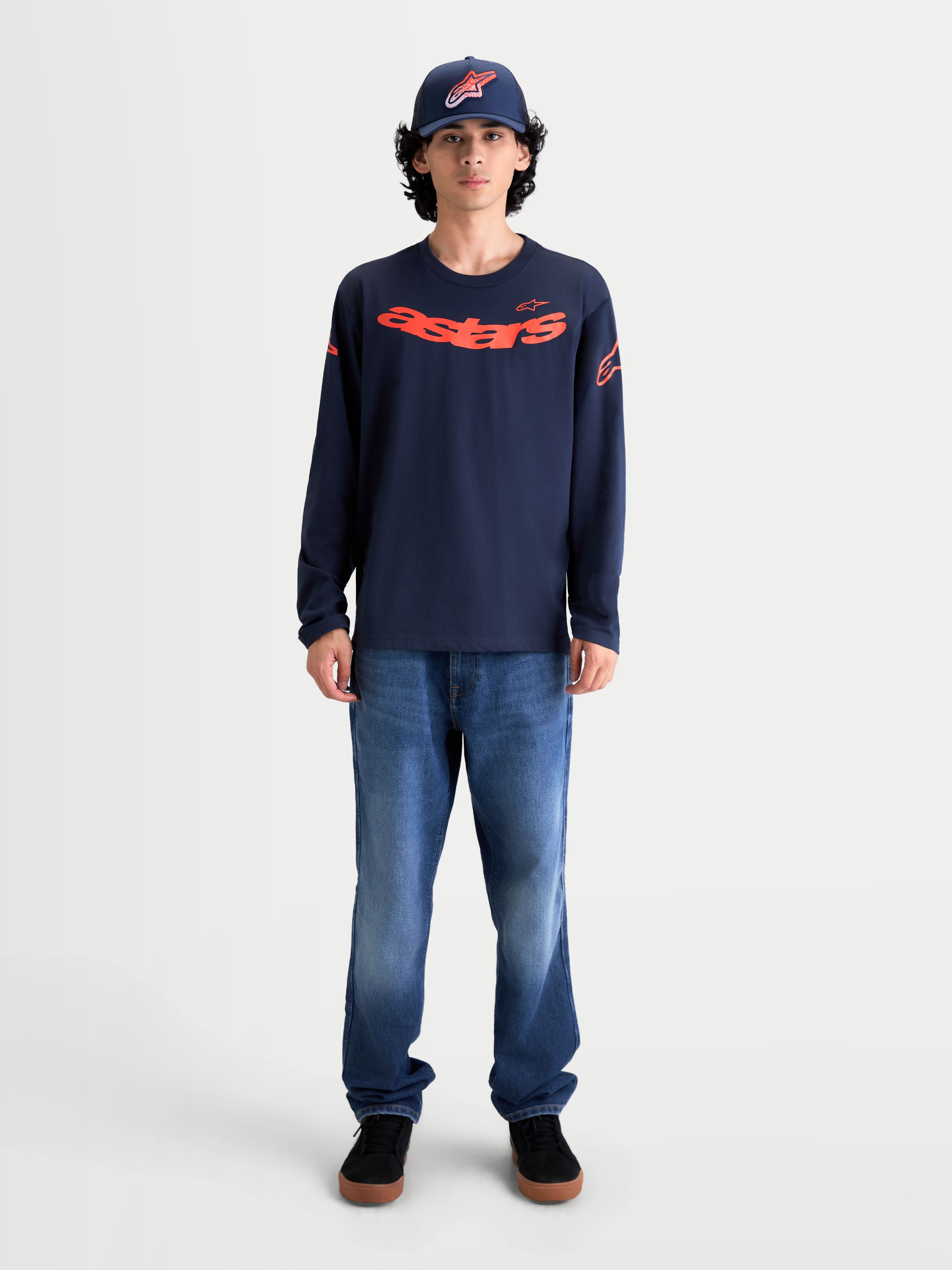 Alpinestars Velocifier CSF Langarm-T-Shirt, Sportswear für Herren, Navy Blau mit roter gebogener Astars-Grafik und Schulterlogos, weiche Baumwoll-Polyester-Mischung für den Alltag.