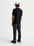 Alpinestars P1 CSF T-Shirt, Kurzarm-Sportswear-Oberteil in Schwarz, Rückansicht, Baumwoll-Polyester-Mix, mit dezentem Logo-Print am Ärmel, Motorsport-Lifestyle.