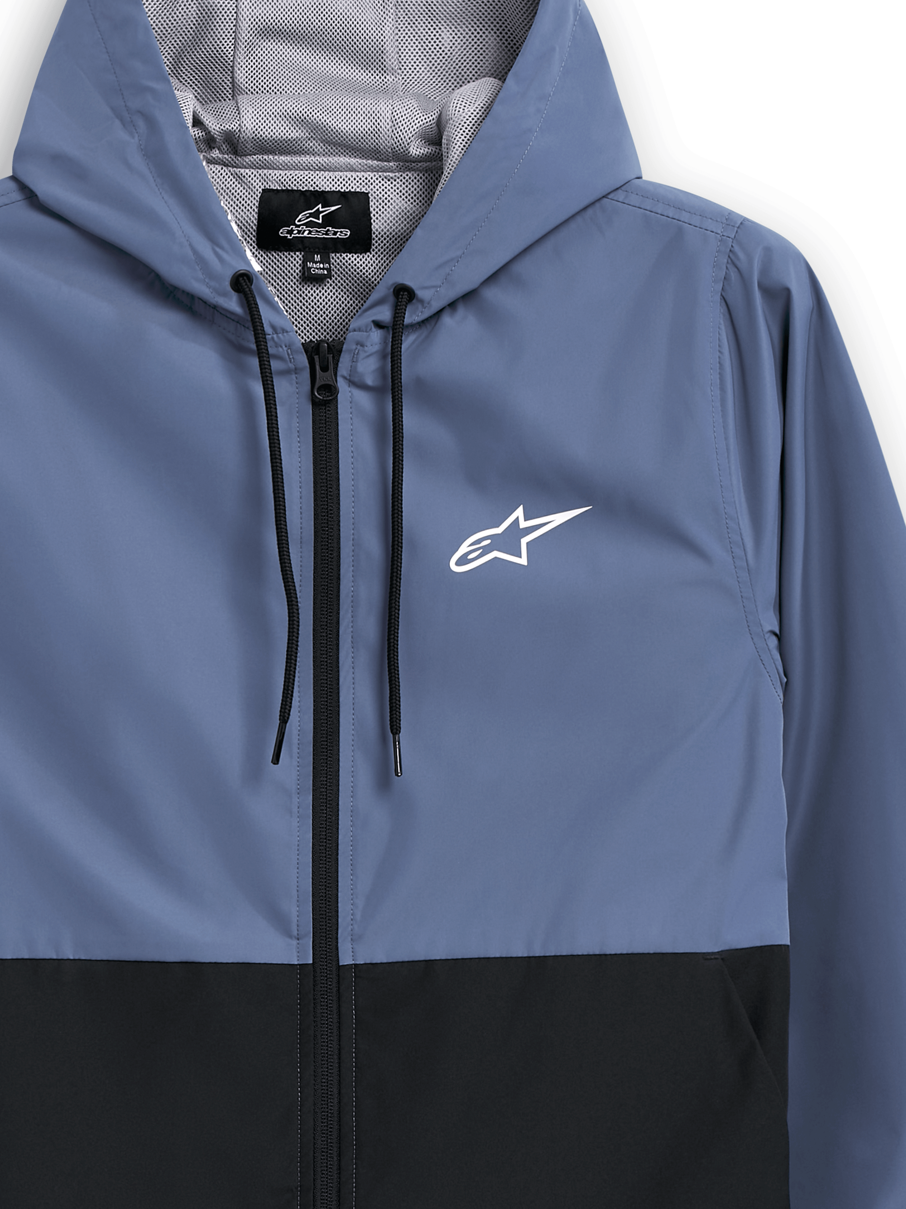 Alpinestars Speeder Windbreaker-Jacke, Schieferblau und Schwarz, leichte Windbreaker-Jacke mit Kapuze, Mesh-Futter mit schwarzen Kordelzügen, weißes Alpinestars Stern-Logo auf der Brust, Block-Design, lässige, vom Motorsport inspirierte Streetwear