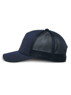 Alpinestars Delane Mütze, Marineblau, Seitenprofil einer strukturierten Kappe im Baseball-Stil mit gebogenem Schirm, Hybrid-Jersey-Vorderseite mit horizontalen Nähten und Diamond-Mesh-Rückseite, lässige Performance-Sportbekleidung.