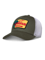 Alpinestars Hardware Trucker Hat, Olivgrün mit weißem Mesh, gelber Aufnäher mit rotem Alpinestars Motocross-Branding, gebogener Schirm, strukturierte Krone, lässige Motorsport-Sportbekleidung