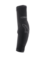 Alpinestars Paragon Plus Ellbogenschützer, MTB-Ellbogenschützer, Schwarz mit grauen Logo-Akzenten, Slip-on-Design mit gepolstertem Ellbogenbereich und atmungsaktivem Mesh-Material, Schutzausrüstung für den Offroad-Radsport